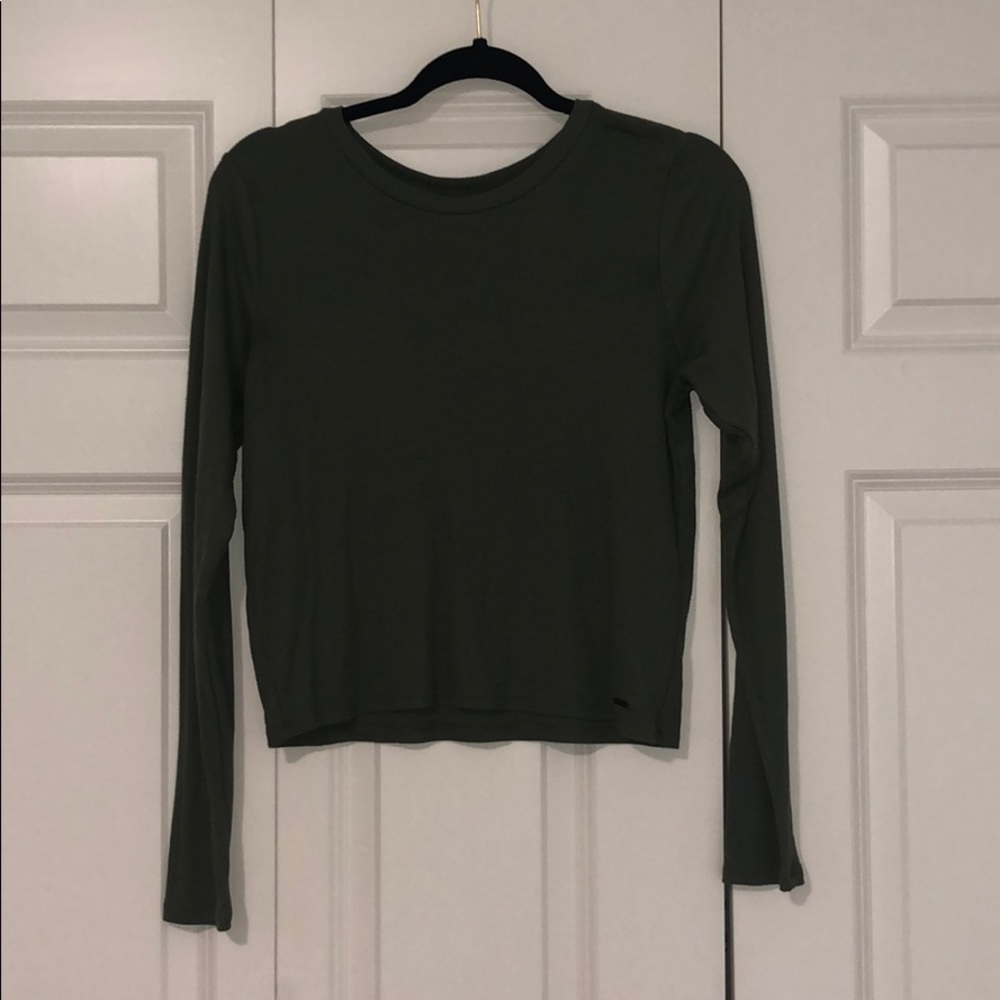 long sleeved dark green tee shirt